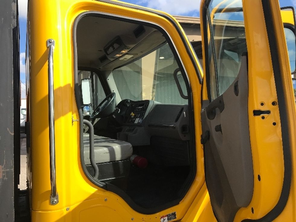 Flatbed Truck-Light and Medium Duty Trucks-Freightliner-2019-M2-Austin-TX-180,597\n\t\tmiles-$ 42,750 - Image 20
