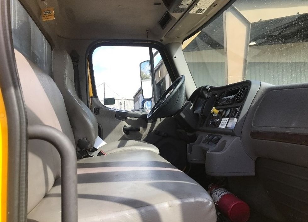 Flatbed Truck-Light and Medium Duty Trucks-Freightliner-2019-M2-Austin-TX-180,597\n\t\tmiles-$ 42,750 - Image 22