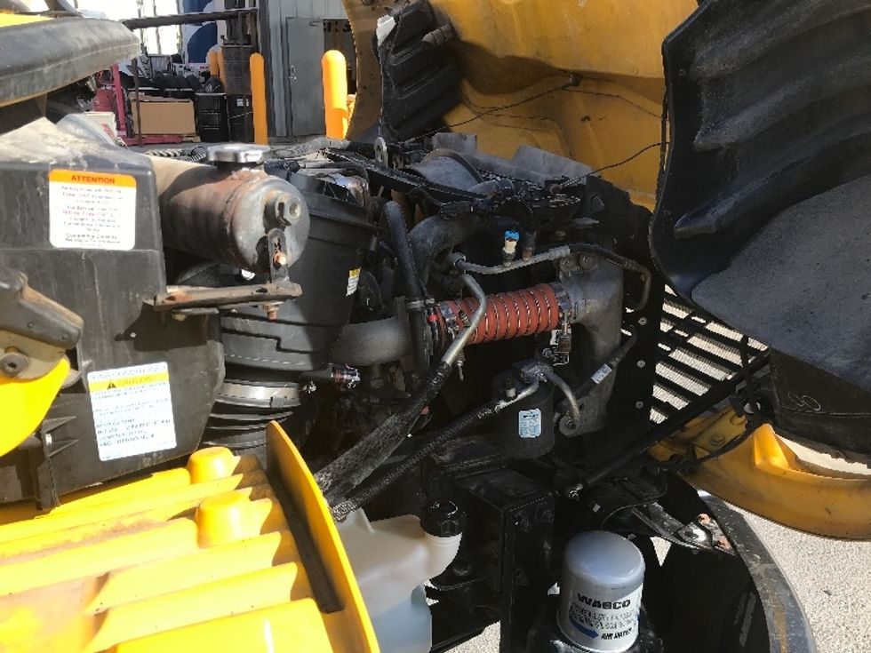 Flatbed Truck-Light and Medium Duty Trucks-Freightliner-2019-M2-Austin-TX-180,597\n\t\tmiles-$ 42,750 - Image 23