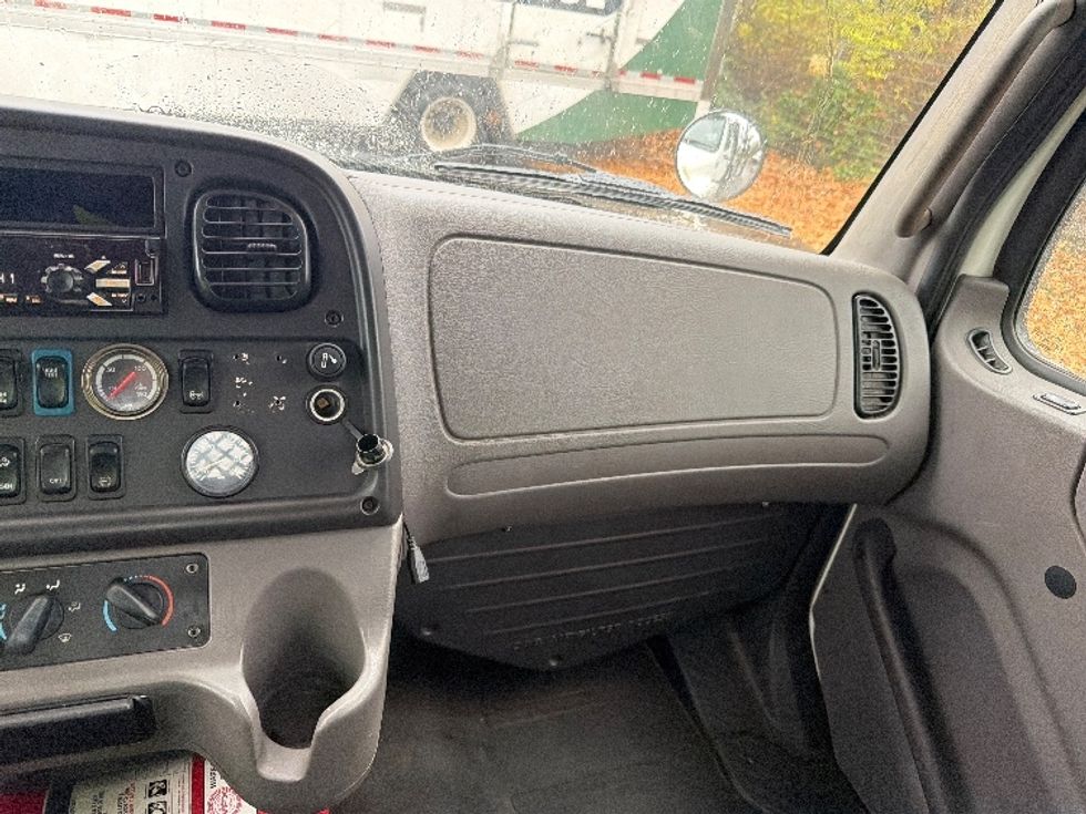 Flatbed Truck-Light and Medium Duty Trucks-Freightliner-2019-M2-Baltimore-MD-215,385\n\t\tmiles-$ 57,500 - Image 15