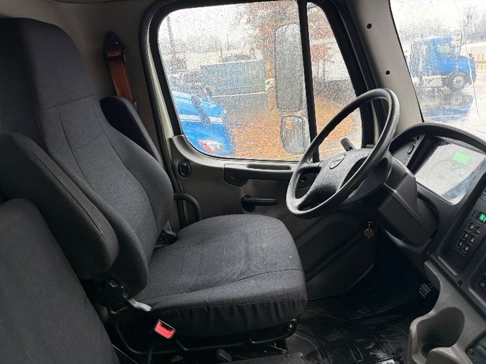 Flatbed Truck-Light and Medium Duty Trucks-Freightliner-2019-M2-Baltimore-MD-215,385\n\t\tmiles-$ 57,500 - Image 16