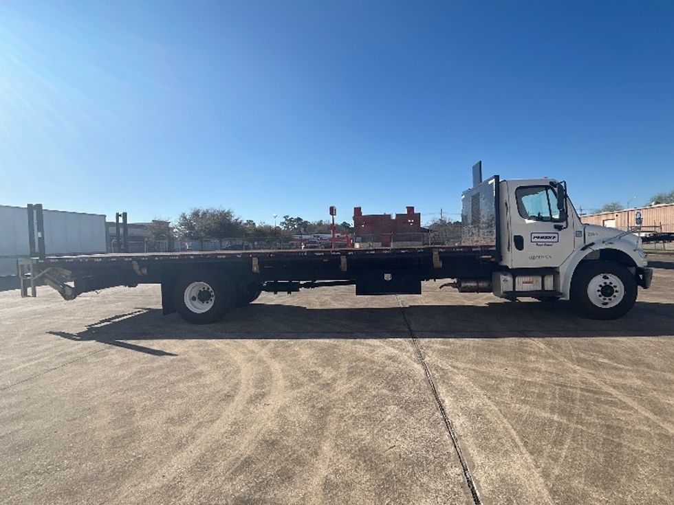 Flatbed Truck-Light and Medium Duty Trucks-Freightliner-2019-M2-Beaumont-TX-127,779\n\t\tmiles-$ 53,500 - Image 14