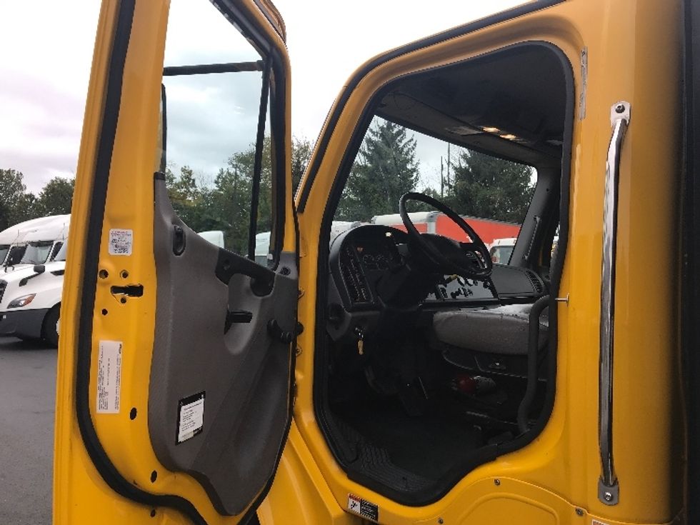 Flatbed Truck-Light and Medium Duty Trucks-Freightliner-2019-M2-Bensalem-PA-131,666\n\t\tmiles-$ 46,750 - Image 13