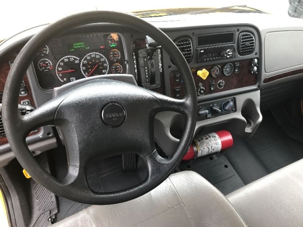 Flatbed Truck-Light and Medium Duty Trucks-Freightliner-2019-M2-Bensalem-PA-131,666\n\t\tmiles-$ 46,750 - Image 15