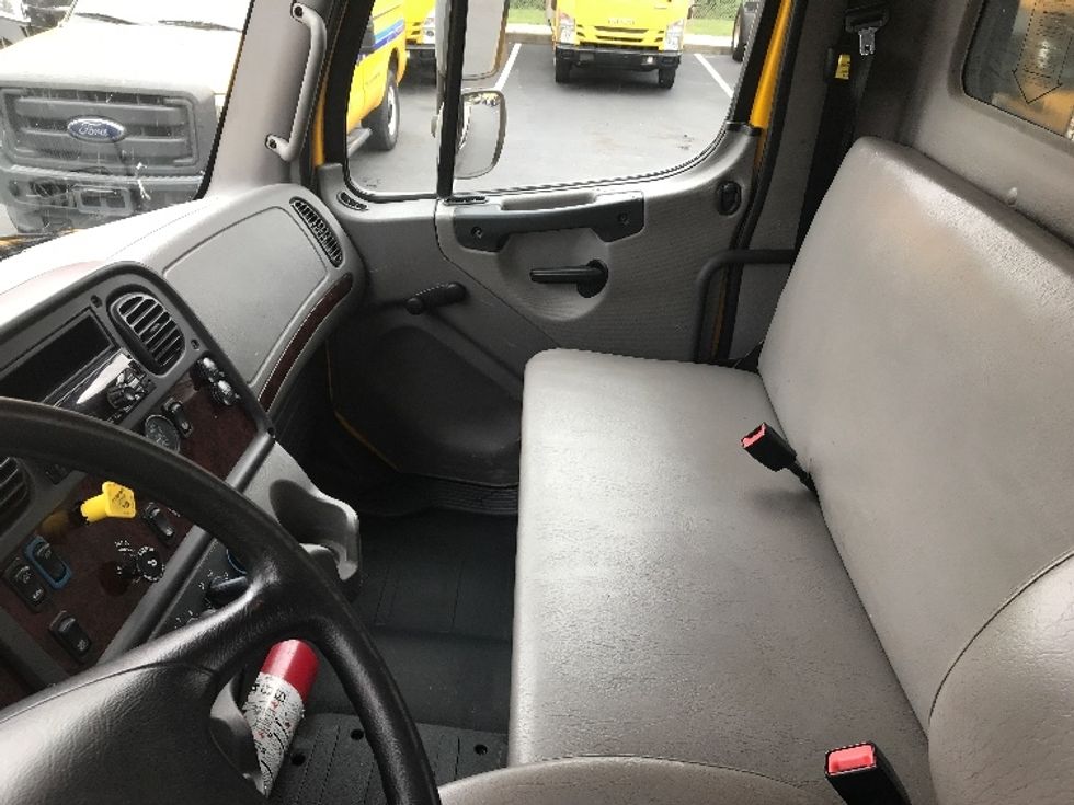 Flatbed Truck-Light and Medium Duty Trucks-Freightliner-2019-M2-Bensalem-PA-131,666\n\t\tmiles-$ 46,750 - Image 16