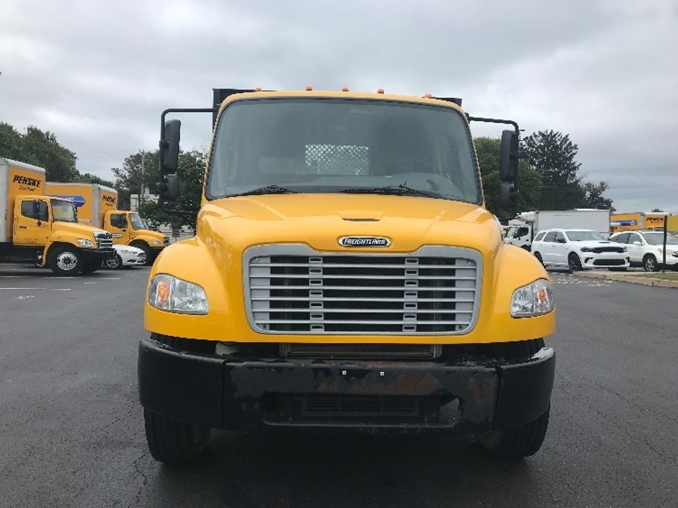 Flatbed Truck-Light and Medium Duty Trucks-Freightliner-2019-M2-Bensalem-PA-131,666\n\t\tmiles-$ 46,750 - Image 2