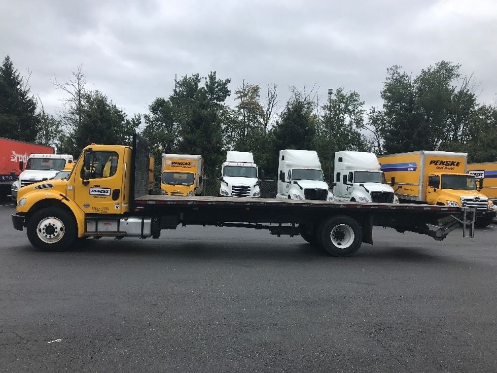 Flatbed Truck-Light and Medium Duty Trucks-Freightliner-2019-M2-Bensalem-PA-131,666\n\t\tmiles-$ 46,750 - Image 4