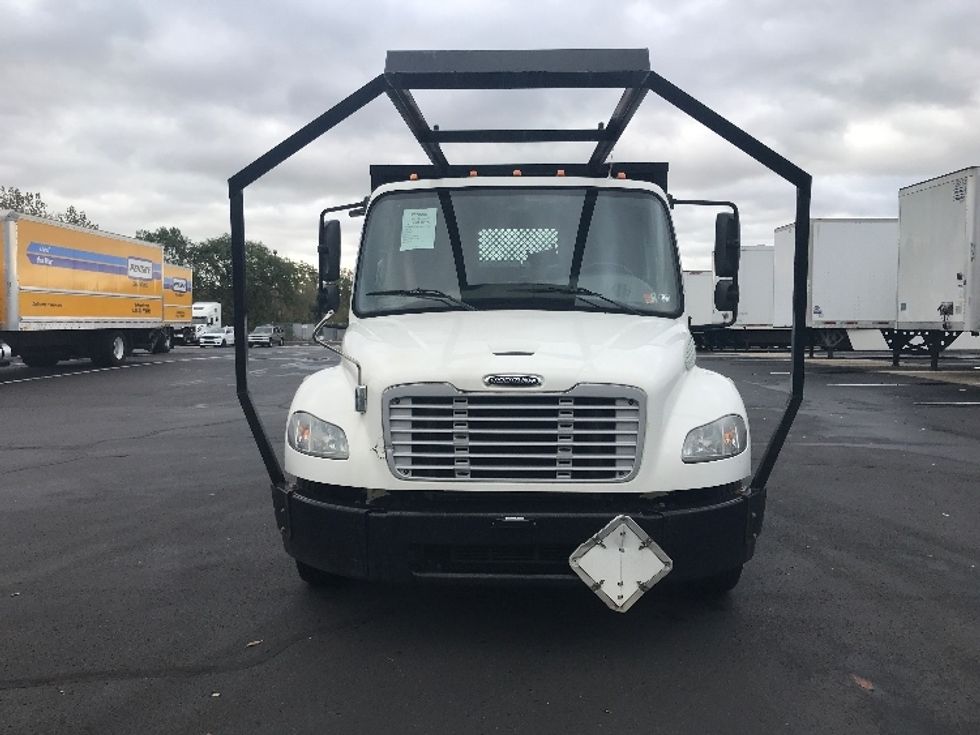 Flatbed Truck-Light and Medium Duty Trucks-Freightliner-2019-M2-Bensalem-PA-76,768\n\t\tmiles-$ 45,000 - Image 2