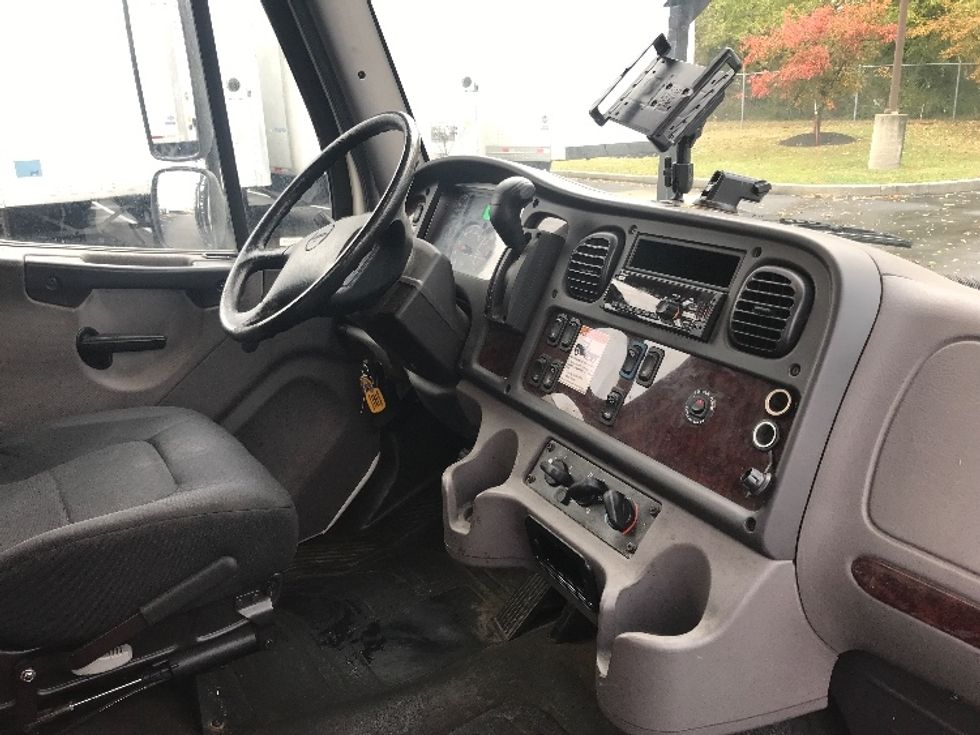 Flatbed Truck-Light and Medium Duty Trucks-Freightliner-2019-M2-Bensalem-PA-76,768\n\t\tmiles-$ 45,000 - Image 21