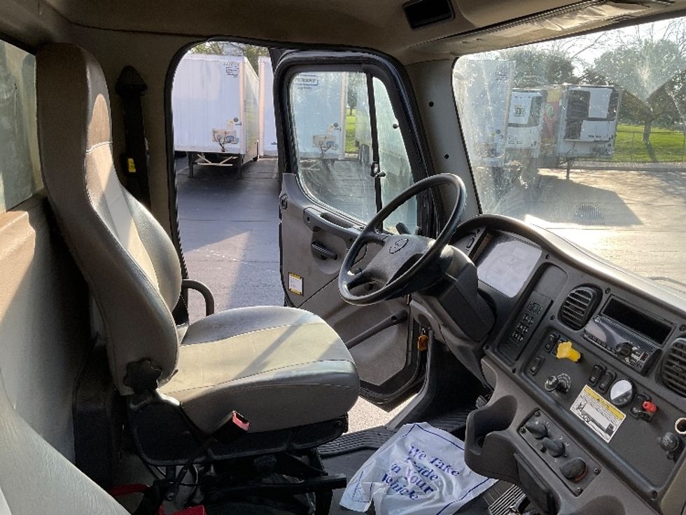 Flatbed Truck-Light and Medium Duty Trucks-Freightliner-2019-M2-Bethlehem-PA-170,943\n\t\tmiles-$ 66,750 - Image 22