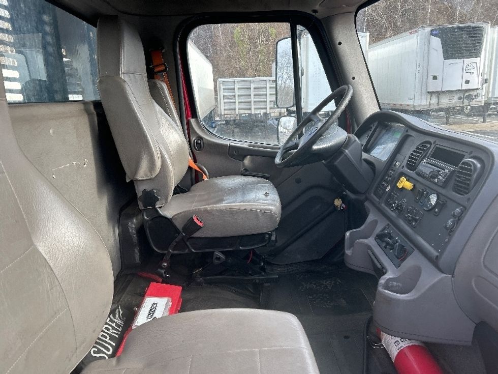 Flatbed Truck-Light and Medium Duty Trucks-Freightliner-2019-M2-Binghamton-NY-230,000\n\t\tmiles-$ 64,250 - Image 17
