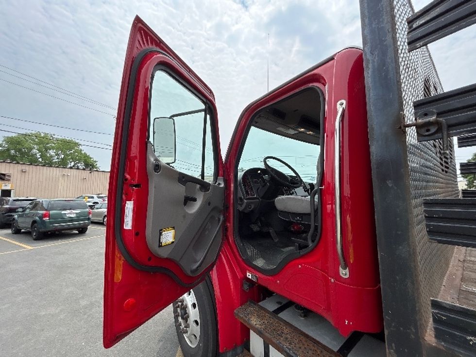 Flatbed Truck-Light and Medium Duty Trucks-Freightliner-2019-M2-Braintree-MA-240,404\n\t\tmiles-$ 62,000 - Image 16