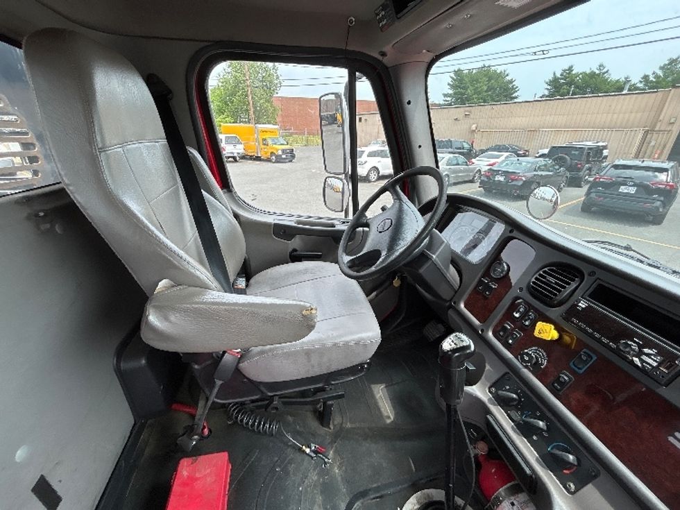 Flatbed Truck-Light and Medium Duty Trucks-Freightliner-2019-M2-Braintree-MA-240,404\n\t\tmiles-$ 62,000 - Image 22