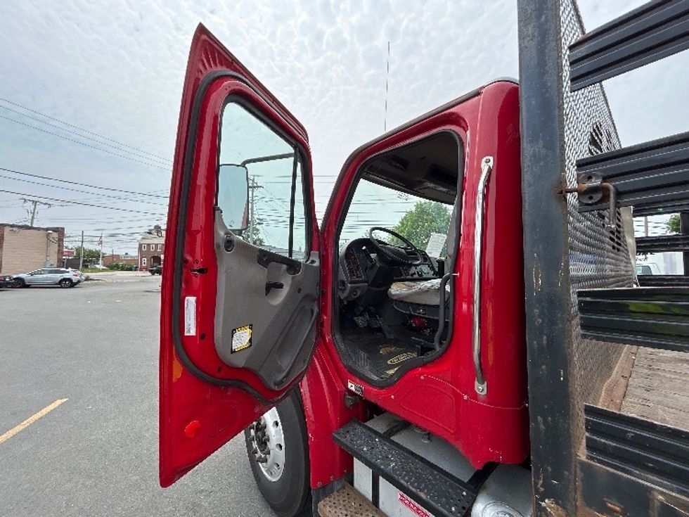 Flatbed Truck-Light and Medium Duty Trucks-Freightliner-2019-M2-Braintree-MA-242,946\n\t\tmiles-$ 56,750 - Image 20
