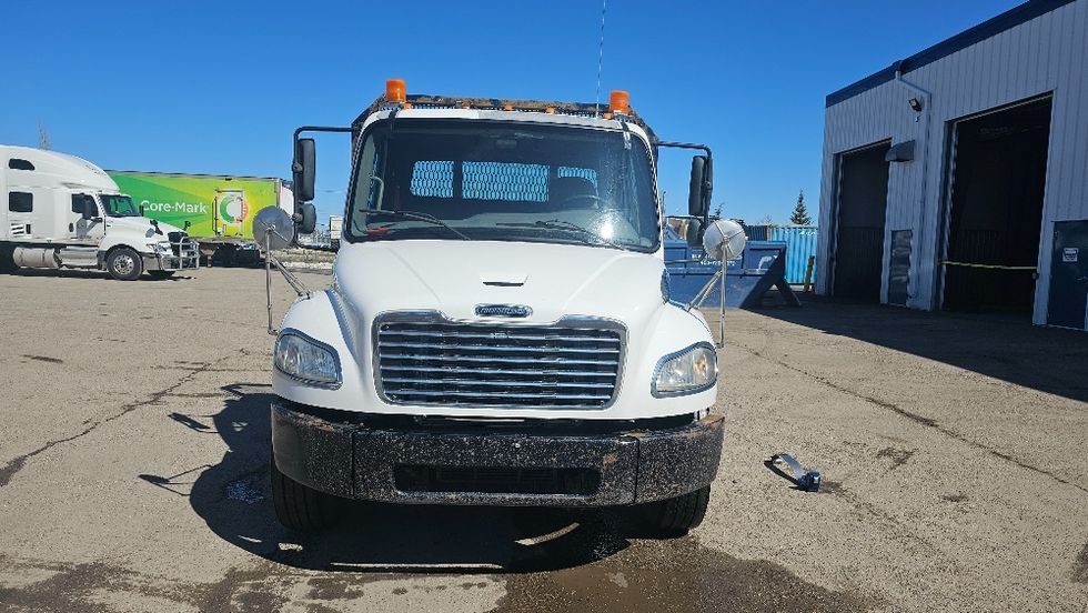 Flatbed Truck-Light and Medium Duty Trucks-Freightliner-2019-M2-Calgary-AB-188,732\n\t\tkm-$ 67,250 - Image 2