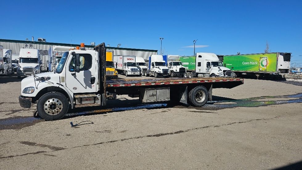 Flatbed Truck-Light and Medium Duty Trucks-Freightliner-2019-M2-Calgary-AB-188,732\n\t\tkm-$ 67,250 - Image 3