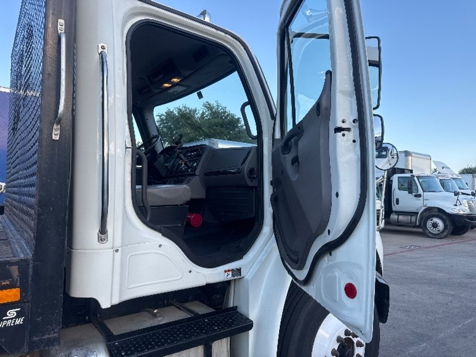 Flatbed Truck-Light and Medium Duty Trucks-Freightliner-2019-M2-Carrollton-TX-372,839\n\t\tmiles-$ 31,250 - Image 20