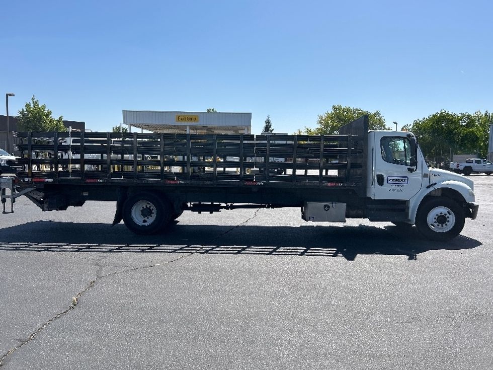 Flatbed Truck-Light and Medium Duty Trucks-Freightliner-2019-M2-Ceres-CA-168,232\n\t\tmiles-$ 54,500 - Image 15