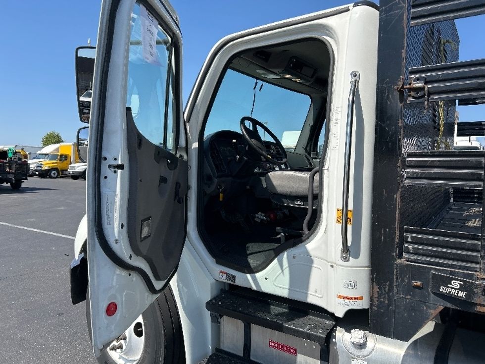Flatbed Truck-Light and Medium Duty Trucks-Freightliner-2019-M2-Ceres-CA-168,232\n\t\tmiles-$ 54,500 - Image 16