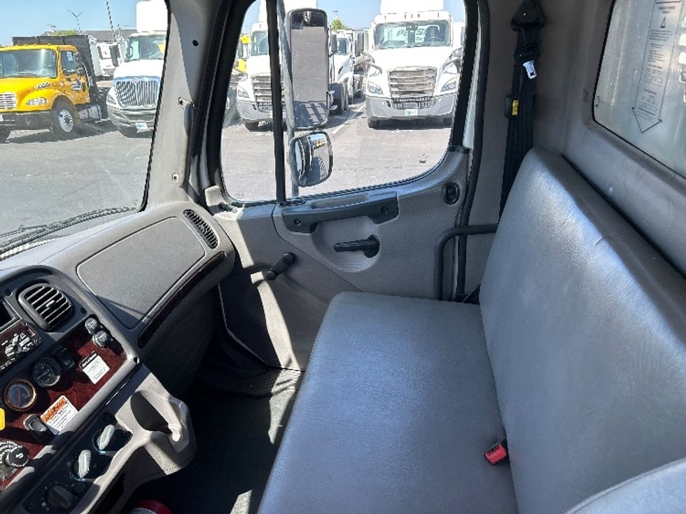 Flatbed Truck-Light and Medium Duty Trucks-Freightliner-2019-M2-Ceres-CA-168,232\n\t\tmiles-$ 54,500 - Image 19
