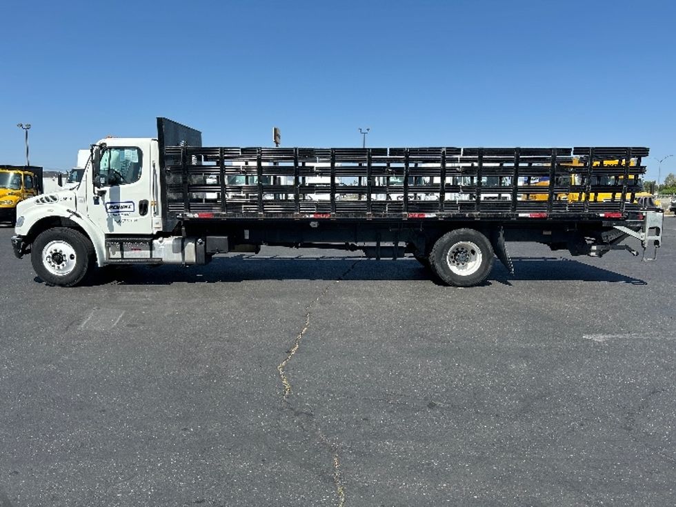 Flatbed Truck-Light and Medium Duty Trucks-Freightliner-2019-M2-Ceres-CA-168,232\n\t\tmiles-$ 54,500 - Image 4