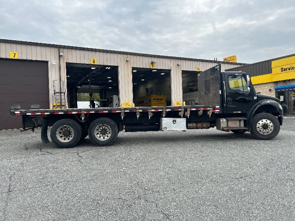 Flatbed Truck-Light and Medium Duty Trucks-Freightliner-2019-M2-Chicopee-MA-197,201\n\t\tmiles-$ 62,000 - Image 15