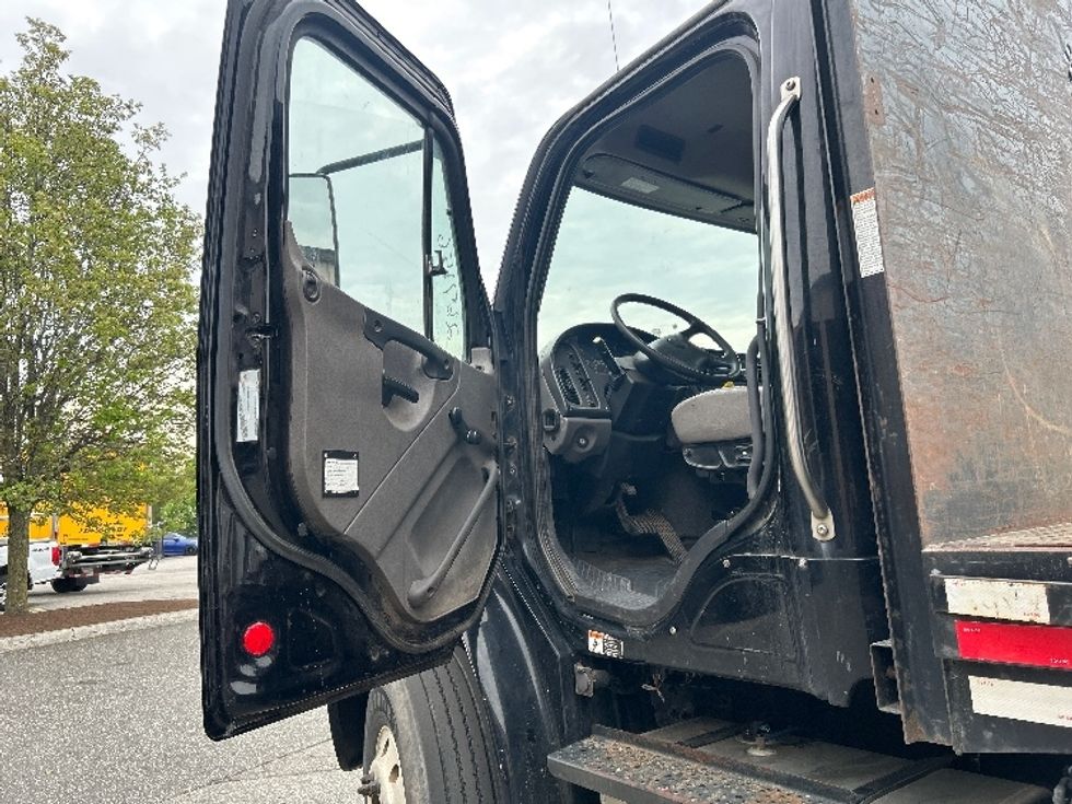 Flatbed Truck-Light and Medium Duty Trucks-Freightliner-2019-M2-Chicopee-MA-197,201\n\t\tmiles-$ 62,000 - Image 16
