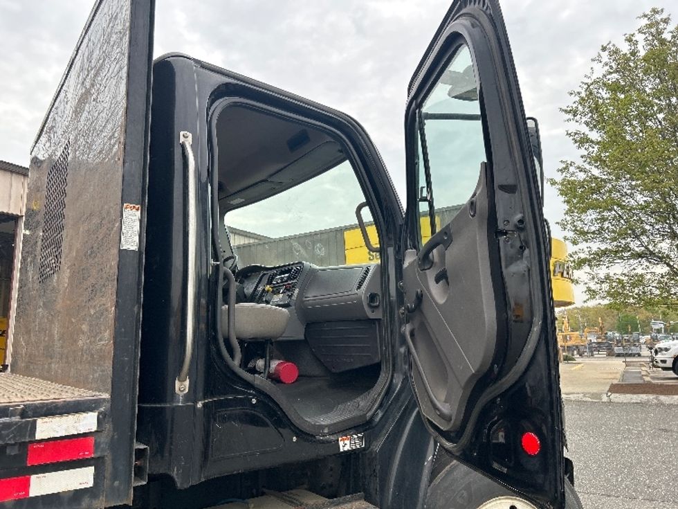 Flatbed Truck-Light and Medium Duty Trucks-Freightliner-2019-M2-Chicopee-MA-197,201\n\t\tmiles-$ 62,000 - Image 20