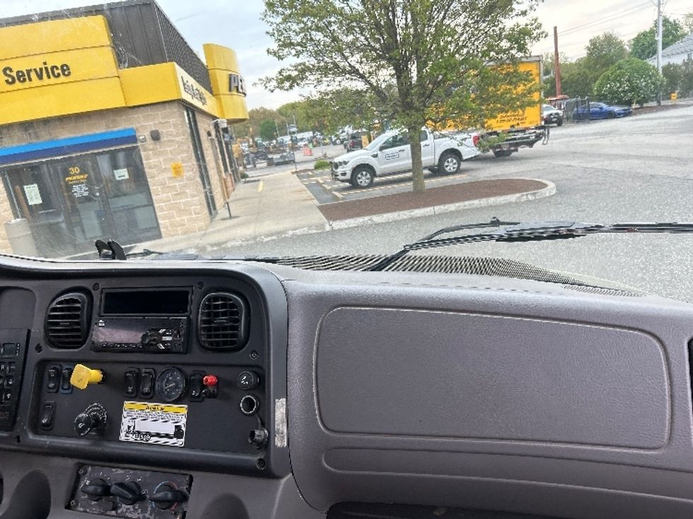 Flatbed Truck-Light and Medium Duty Trucks-Freightliner-2019-M2-Chicopee-MA-197,201\n\t\tmiles-$ 62,000 - Image 21