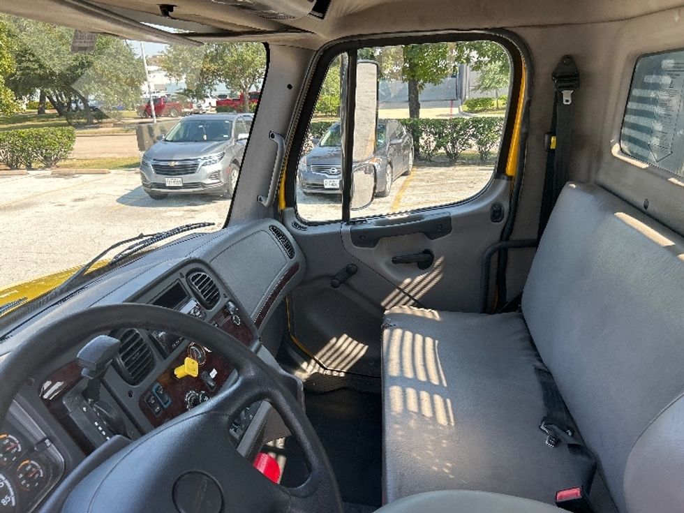 Flatbed Truck-Light and Medium Duty Trucks-Freightliner-2019-M2-Chino-CA-129,711\n\t\tmiles-$ 49,750 - Image 19