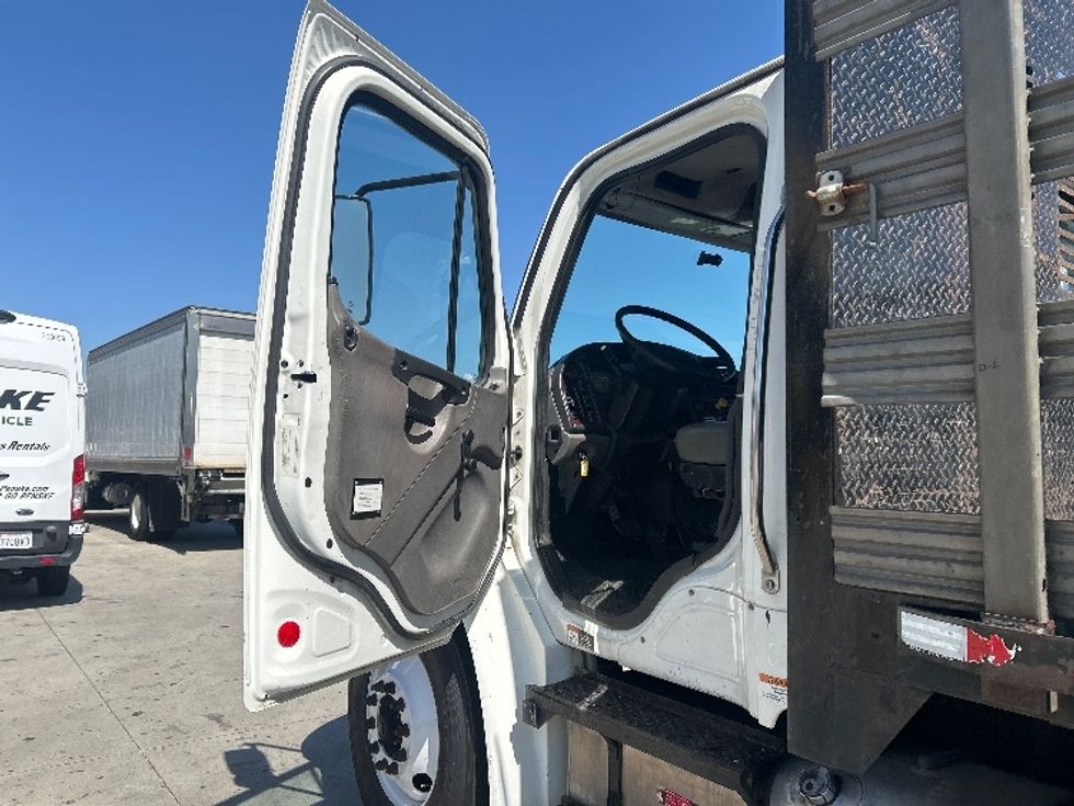 Flatbed Truck-Light and Medium Duty Trucks-Freightliner-2019-M2-Chino-CA-159,858\n\t\tmiles-$ 56,250 - Image 15