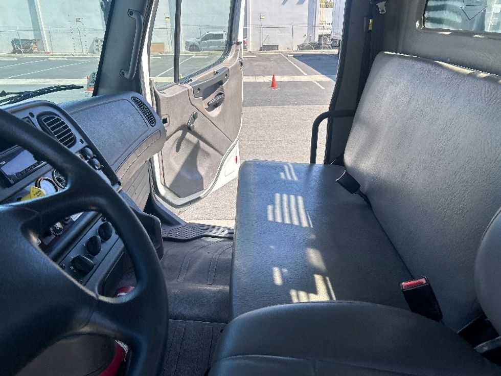 Flatbed Truck-Light and Medium Duty Trucks-Freightliner-2019-M2-Chino-CA-159,858\n\t\tmiles-$ 56,250 - Image 18