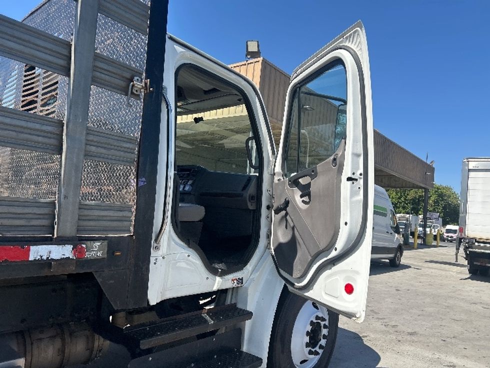 Flatbed Truck-Light and Medium Duty Trucks-Freightliner-2019-M2-Chino-CA-159,858\n\t\tmiles-$ 56,250 - Image 19