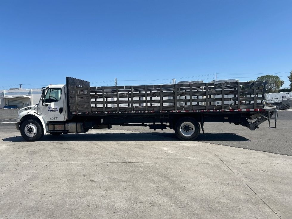 Flatbed Truck-Light and Medium Duty Trucks-Freightliner-2019-M2-Chino-CA-159,858\n\t\tmiles-$ 56,250 - Image 4