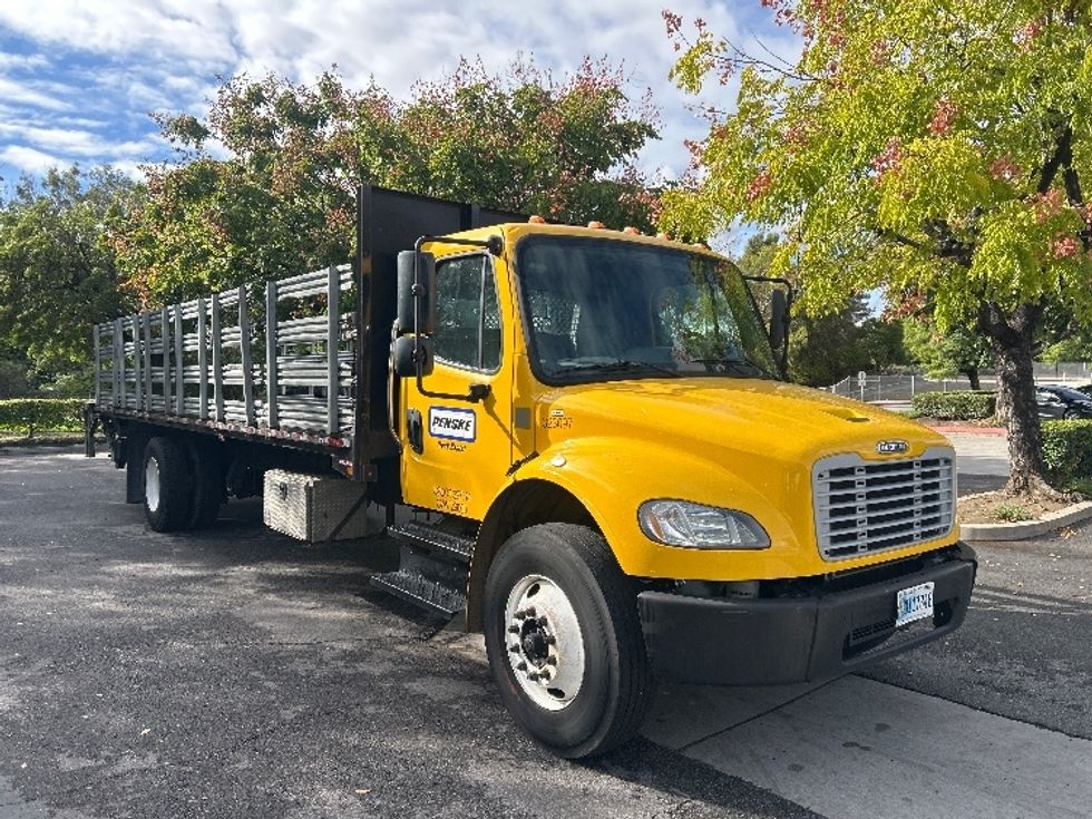 Flatbed Truck-Light and Medium Duty Trucks-Freightliner-2019-M2-City Of Industry-CA-125,229\n\t\tmiles-$ 51,500 - Image 1