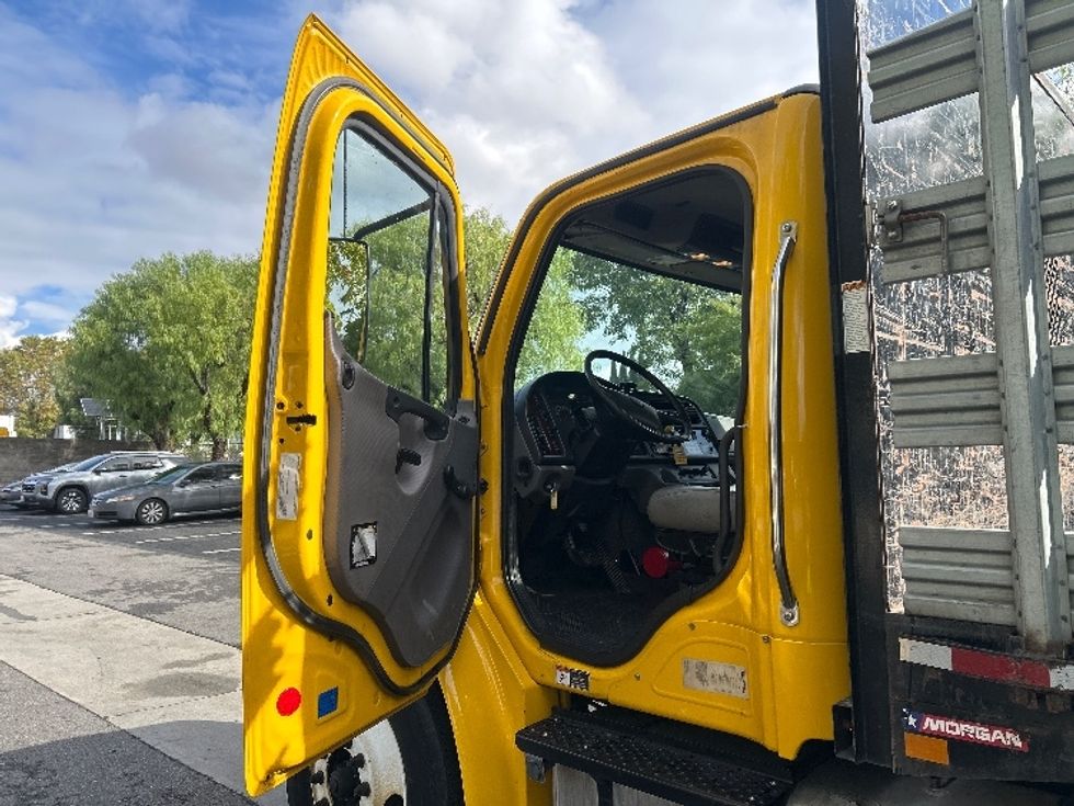 Flatbed Truck-Light and Medium Duty Trucks-Freightliner-2019-M2-City Of Industry-CA-125,229\n\t\tmiles-$ 51,500 - Image 11