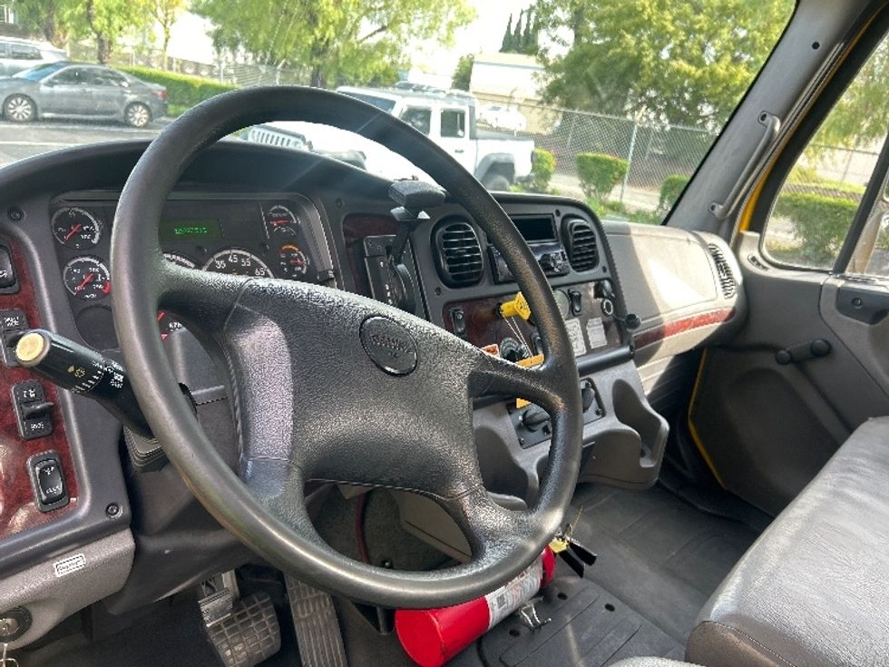 Flatbed Truck-Light and Medium Duty Trucks-Freightliner-2019-M2-City Of Industry-CA-125,229\n\t\tmiles-$ 51,500 - Image 12