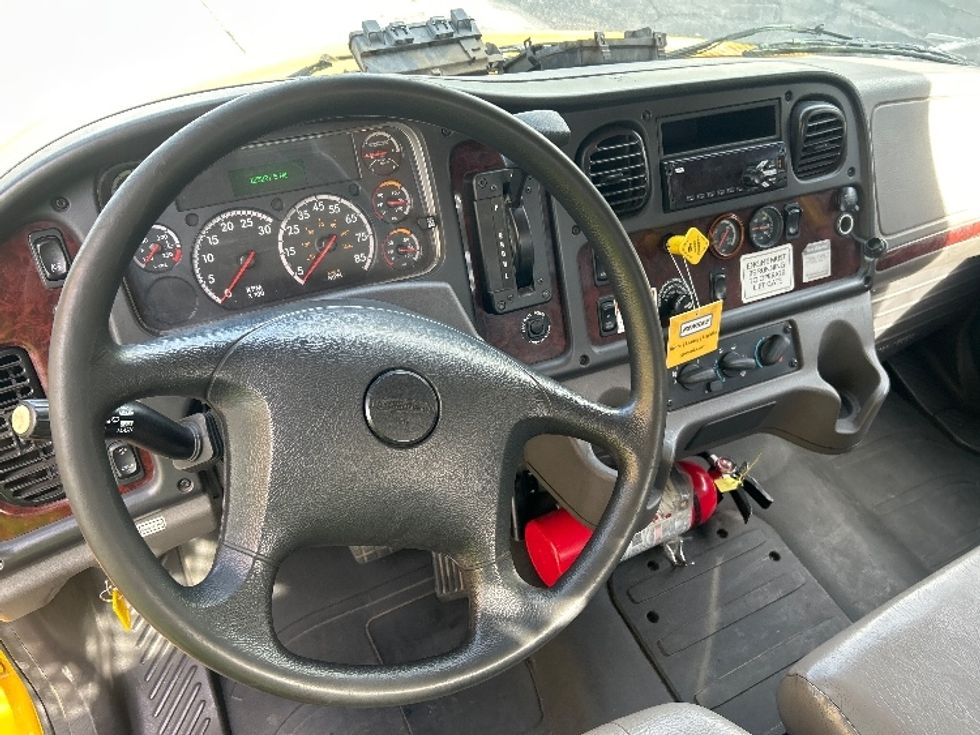 Flatbed Truck-Light and Medium Duty Trucks-Freightliner-2019-M2-City Of Industry-CA-125,229\n\t\tmiles-$ 51,500 - Image 13