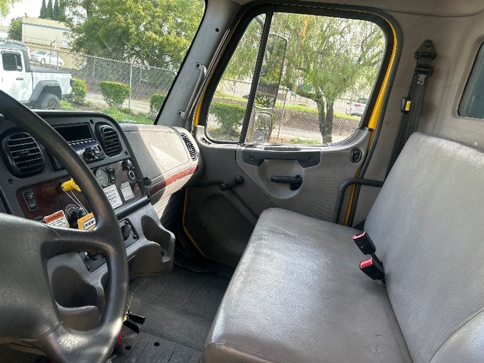 Flatbed Truck-Light and Medium Duty Trucks-Freightliner-2019-M2-City Of Industry-CA-125,229\n\t\tmiles-$ 51,500 - Image 14