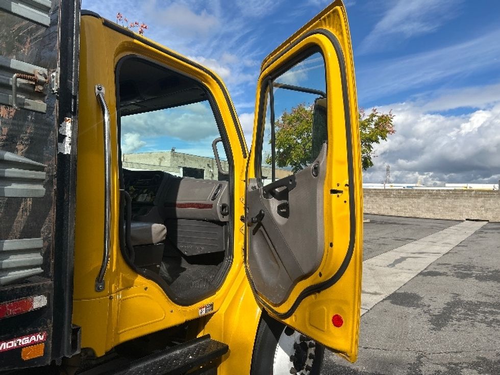 Flatbed Truck-Light and Medium Duty Trucks-Freightliner-2019-M2-City Of Industry-CA-125,229\n\t\tmiles-$ 51,500 - Image 15