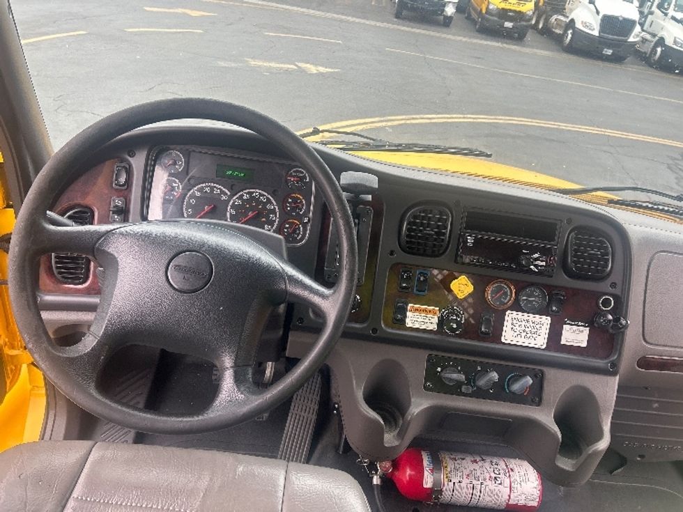 Flatbed Truck-Light and Medium Duty Trucks-Freightliner-2019-M2-City Of Industry-CA-145,703\n\t\tmiles-$ 48,750 - Image 18