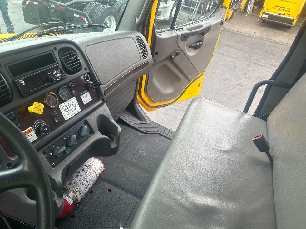 Flatbed Truck-Light and Medium Duty Trucks-Freightliner-2019-M2-City Of Industry-CA-145,703\n\t\tmiles-$ 48,750 - Image 19