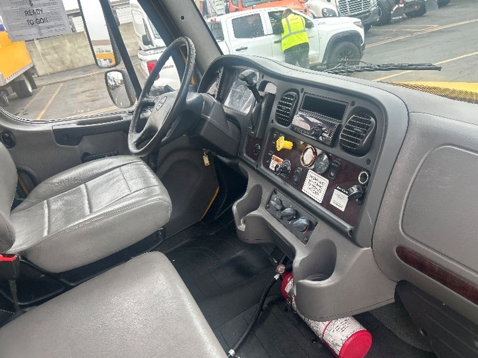 Flatbed Truck-Light and Medium Duty Trucks-Freightliner-2019-M2-City Of Industry-CA-145,703\n\t\tmiles-$ 48,750 - Image 23