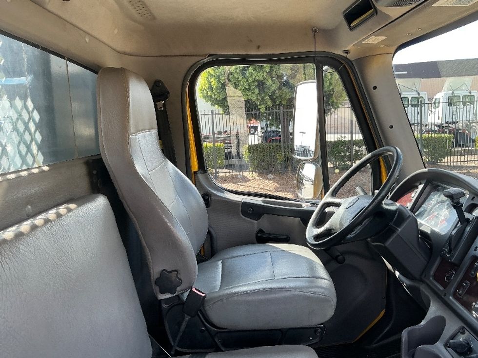 Flatbed Truck-Light and Medium Duty Trucks-Freightliner-2019-M2-City Of Industry-CA-95,294\n\t\tmiles-$ 52,000 - Image 22