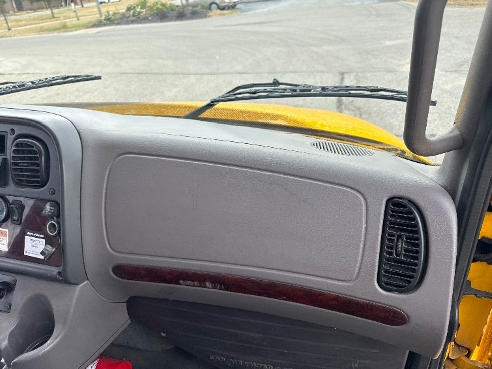 Flatbed Truck-Light and Medium Duty Trucks-Freightliner-2019-M2-Comstock Park-MI-130,870\n\t\tmiles-$ 52,250 - Image 17