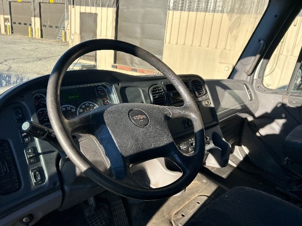 Flatbed Truck-Light and Medium Duty Trucks-Freightliner-2019-M2-Comstock Park-MI-217,384\n\t\tmiles-$ 34,500 - Image 14