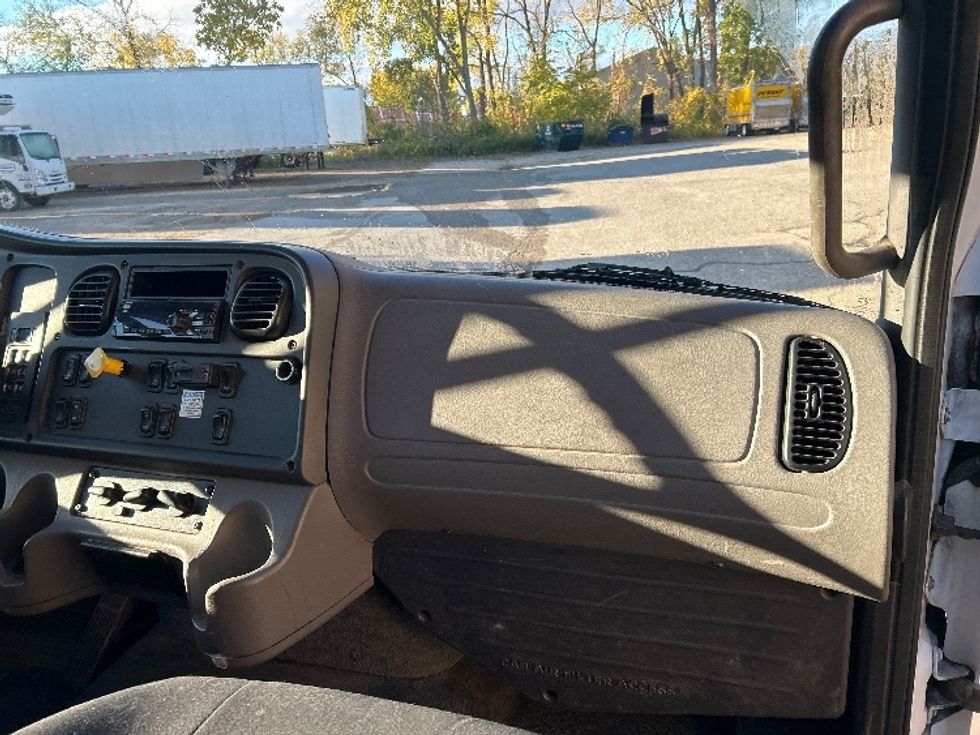 Flatbed Truck-Light and Medium Duty Trucks-Freightliner-2019-M2-Comstock Park-MI-217,384\n\t\tmiles-$ 34,500 - Image 18