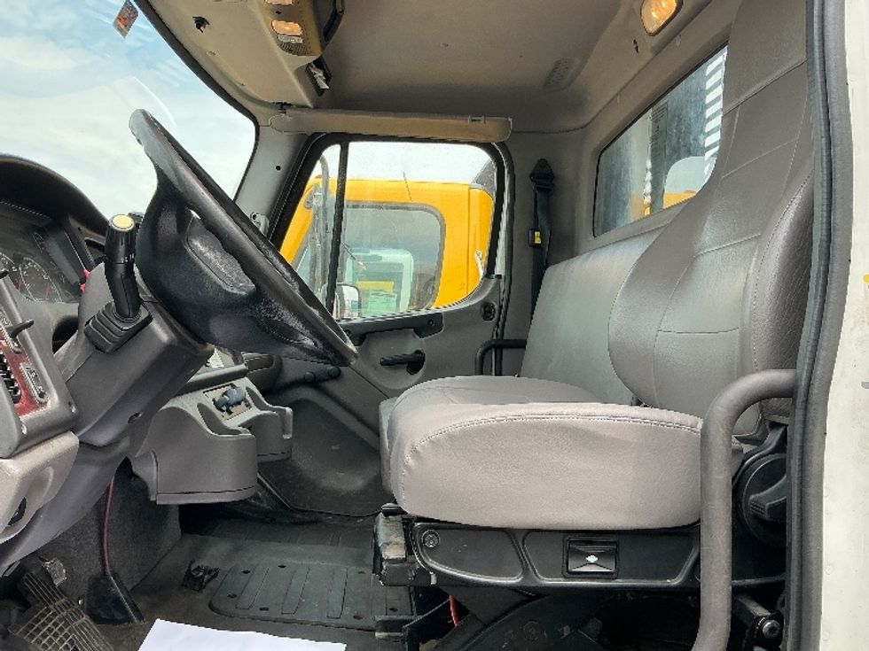 Flatbed Truck-Light and Medium Duty Trucks-Freightliner-2019-M2-Dallas-TX-114,770\n\t\tmiles-$ 58,750 - Image 16