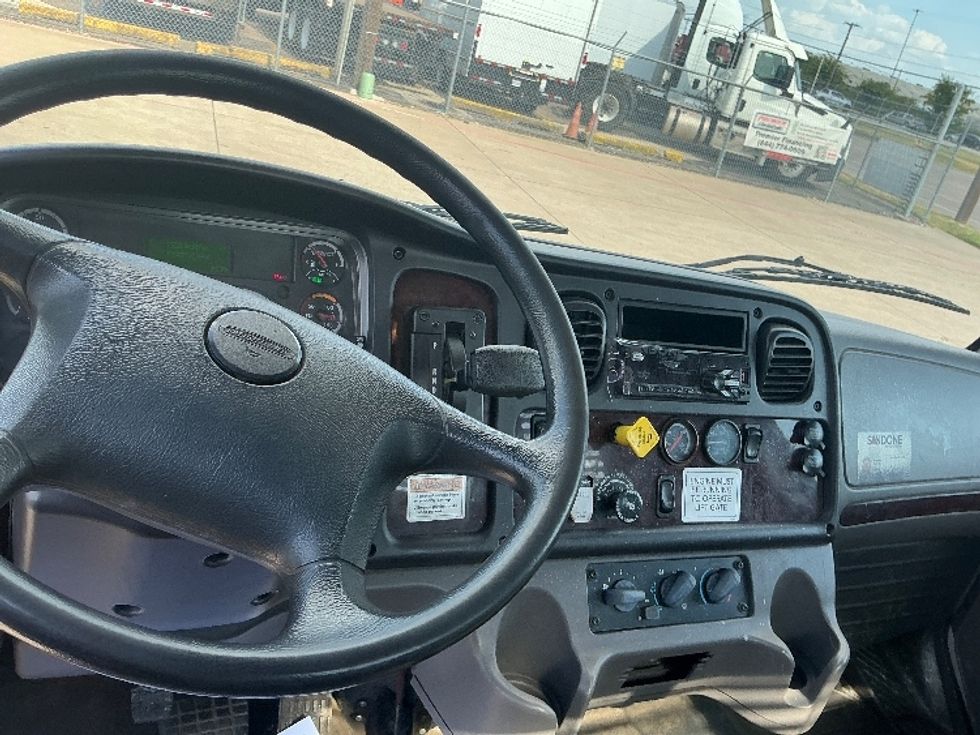 Flatbed Truck-Light and Medium Duty Trucks-Freightliner-2019-M2-Dallas-TX-114,770\n\t\tmiles-$ 58,750 - Image 18