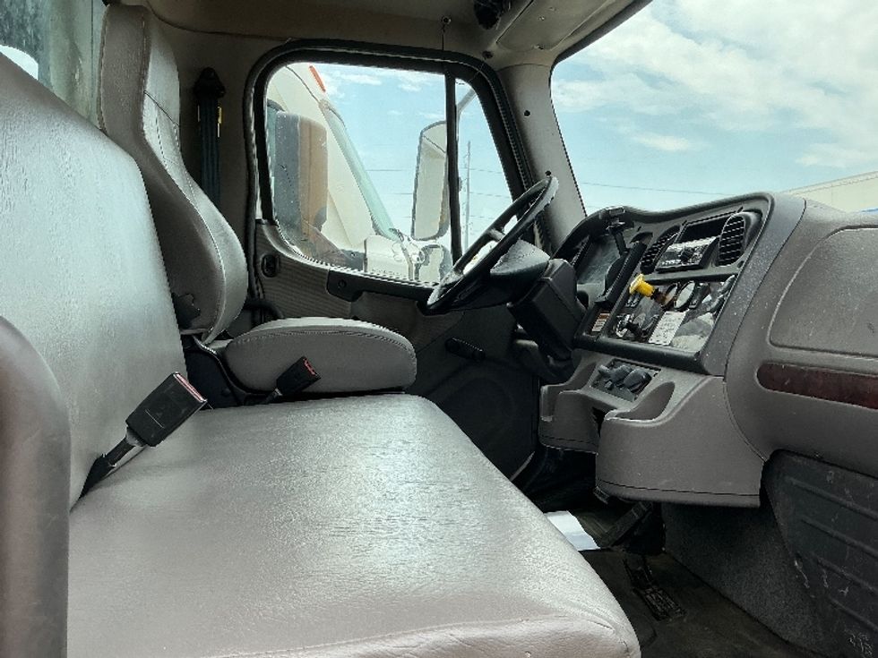 Flatbed Truck-Light and Medium Duty Trucks-Freightliner-2019-M2-Dallas-TX-114,770\n\t\tmiles-$ 58,750 - Image 22